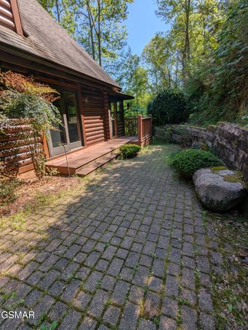 2202 Price Cove Road, Sevierville, TN 37876