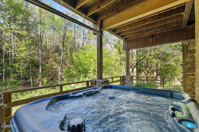 2202 Price Cove Road, Sevierville, TN 37876