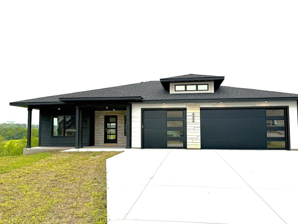 4904 Noble Drive NW, Rochester, MN 55901