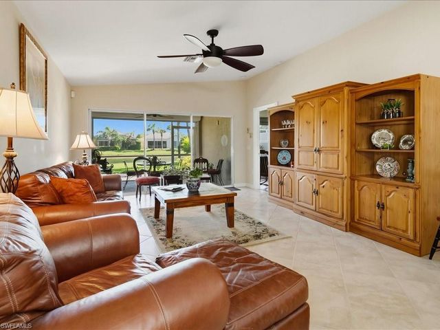 8647 Genova CT, Naples, FL 34114