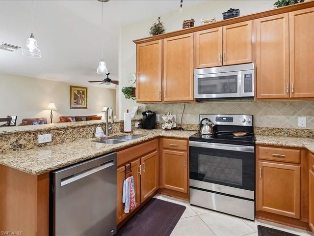 8647 Genova CT, Naples, FL 34114
