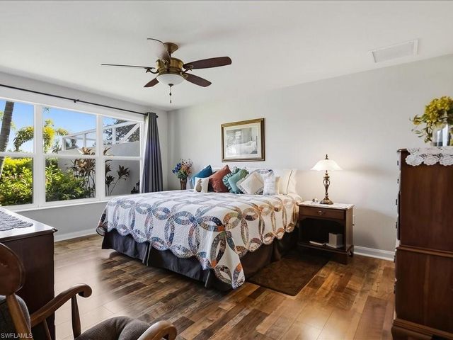 8647 Genova CT, Naples, FL 34114