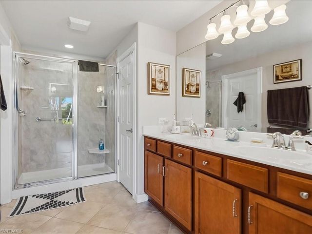 8647 Genova CT, Naples, FL 34114