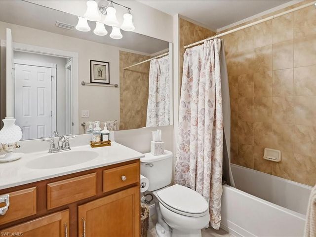 8647 Genova CT, Naples, FL 34114