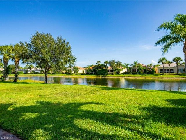 8647 Genova CT, Naples, FL 34114