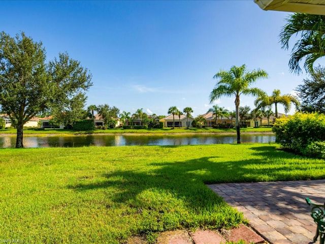 8647 Genova CT, Naples, FL 34114