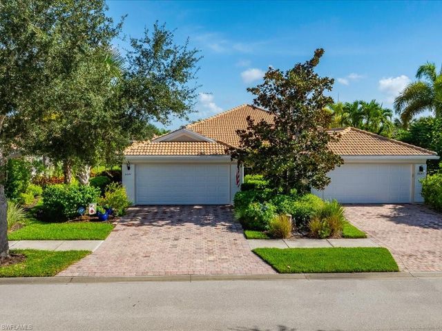 8647 Genova CT, Naples, FL 34114
