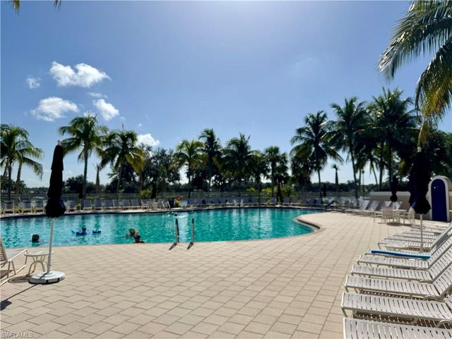 8647 Genova CT, Naples, FL 34114
