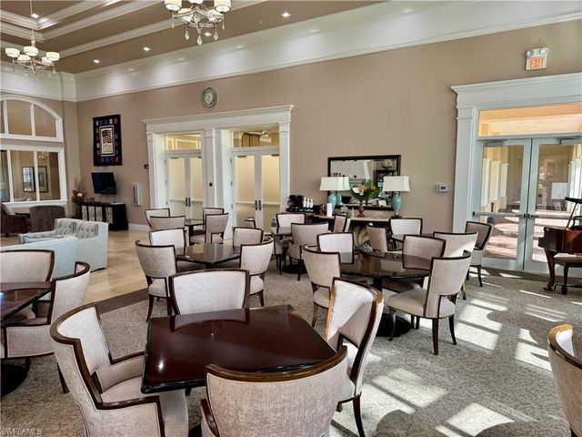 8647 Genova CT, Naples, FL 34114