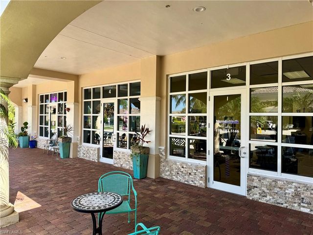8647 Genova CT, Naples, FL 34114