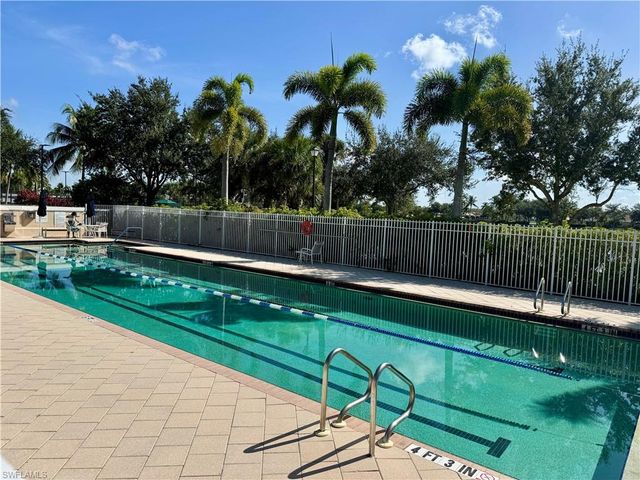 8647 Genova CT, Naples, FL 34114