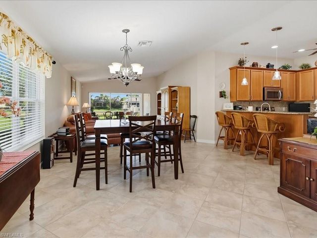 8647 Genova CT, Naples, FL 34114