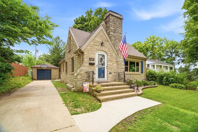 609 W Mackie STREET, Beaver Dam, WI 53916