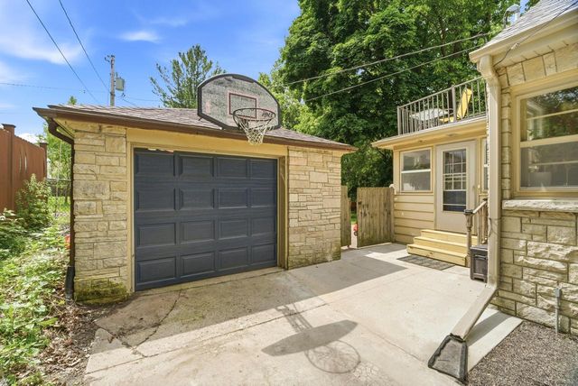 609 W Mackie STREET, Beaver Dam, WI 53916