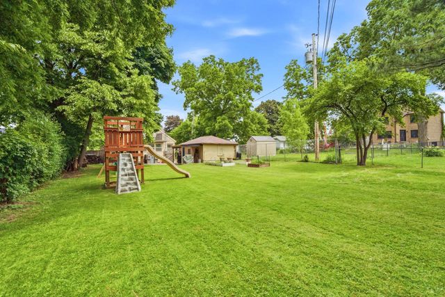 609 W Mackie STREET, Beaver Dam, WI 53916