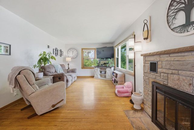 609 W Mackie STREET, Beaver Dam, WI 53916