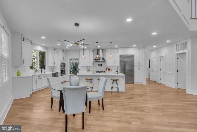 12111 WALNUT BRANCH RD, Reston, VA 20194