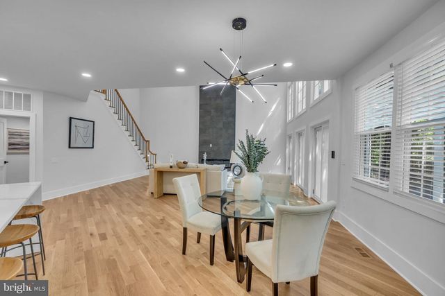 12111 WALNUT BRANCH RD, Reston, VA 20194