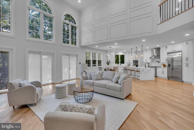 12111 WALNUT BRANCH RD, Reston, VA 20194