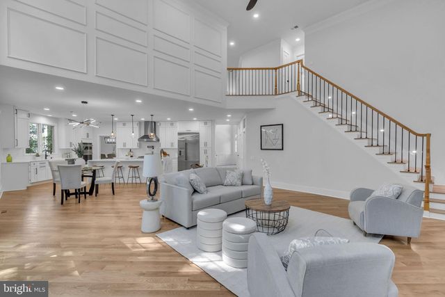 12111 WALNUT BRANCH RD, Reston, VA 20194