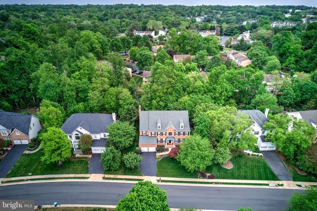 12111 WALNUT BRANCH RD, Reston, VA 20194