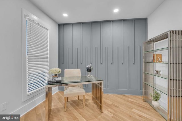 12111 WALNUT BRANCH RD, Reston, VA 20194