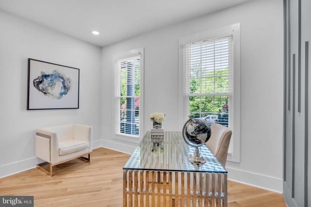 12111 WALNUT BRANCH RD, Reston, VA 20194