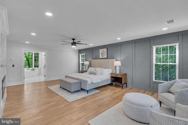12111 WALNUT BRANCH RD, Reston, VA 20194