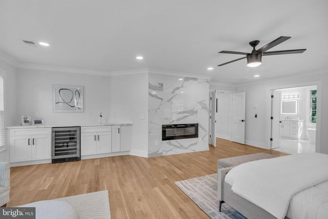 12111 WALNUT BRANCH RD, Reston, VA 20194