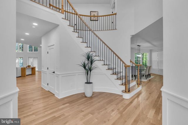 12111 WALNUT BRANCH RD, Reston, VA 20194