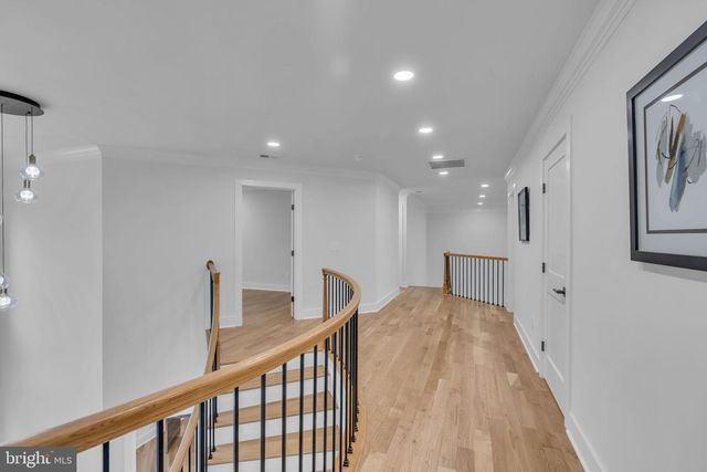 12111 WALNUT BRANCH RD, Reston, VA 20194