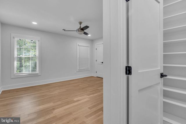 12111 WALNUT BRANCH RD, Reston, VA 20194