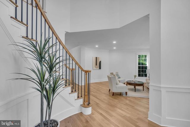 12111 WALNUT BRANCH RD, Reston, VA 20194