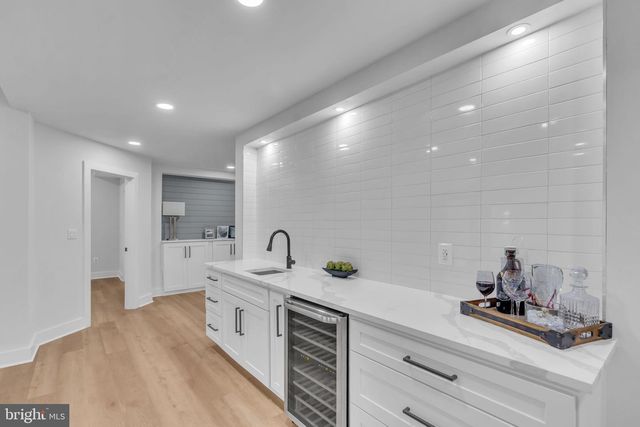 12111 WALNUT BRANCH RD, Reston, VA 20194