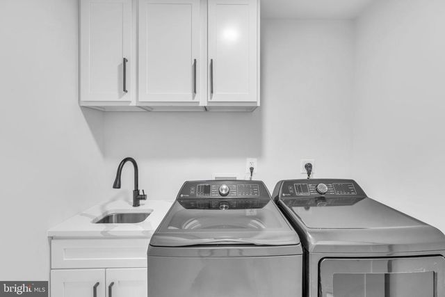 12111 WALNUT BRANCH RD, Reston, VA 20194