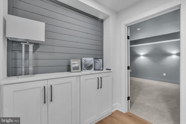 12111 WALNUT BRANCH RD, Reston, VA 20194
