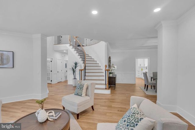 12111 WALNUT BRANCH RD, Reston, VA 20194
