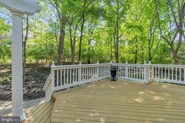 12111 WALNUT BRANCH RD, Reston, VA 20194