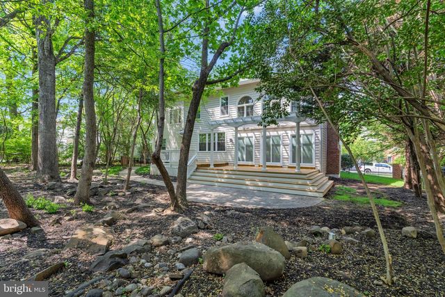 12111 WALNUT BRANCH RD, Reston, VA 20194