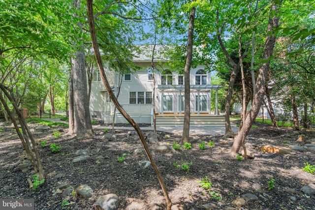 12111 WALNUT BRANCH RD, Reston, VA 20194