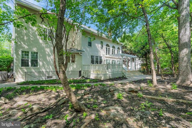 12111 WALNUT BRANCH RD, Reston, VA 20194