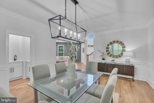 12111 WALNUT BRANCH RD, Reston, VA 20194