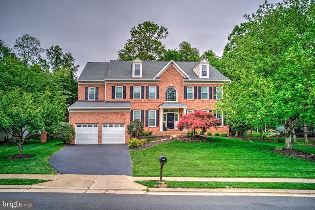 12111 WALNUT BRANCH RD, Reston, VA 20194