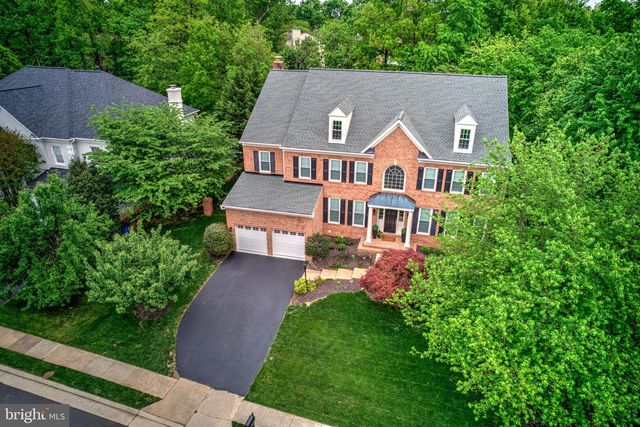 12111 WALNUT BRANCH RD, Reston, VA 20194