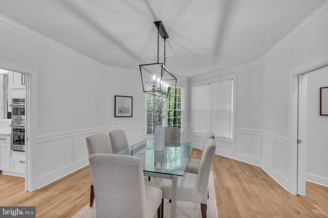 12111 WALNUT BRANCH RD, Reston, VA 20194