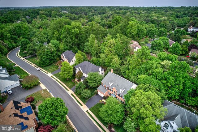 12111 WALNUT BRANCH RD, Reston, VA 20194