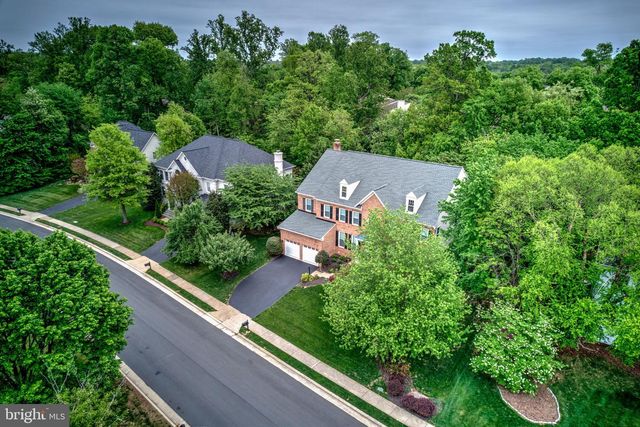 12111 WALNUT BRANCH RD, Reston, VA 20194