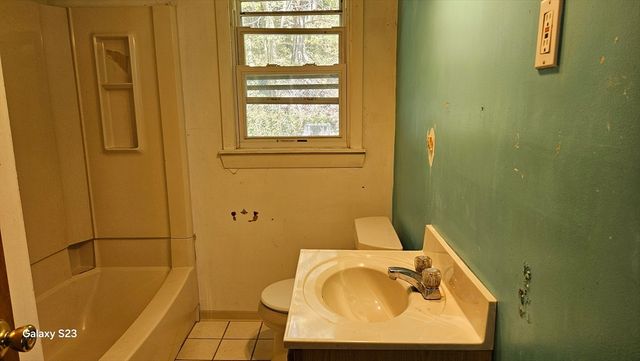 543 Chandler St, Worcester, MA 01602