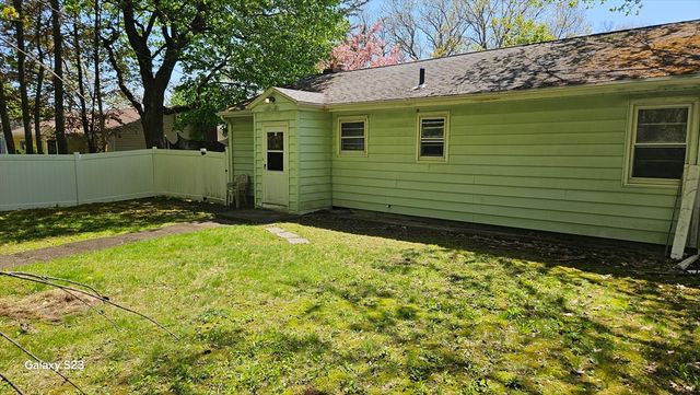 543 Chandler St, Worcester, MA 01602