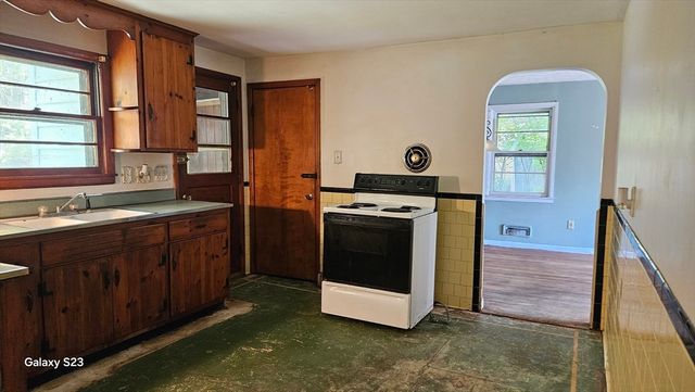543 Chandler St, Worcester, MA 01602